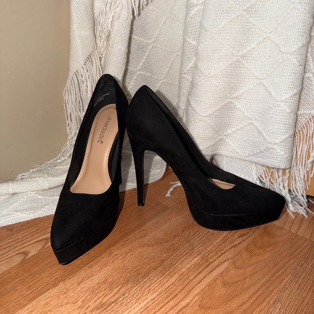Black Shoedazzle Heels NWOT